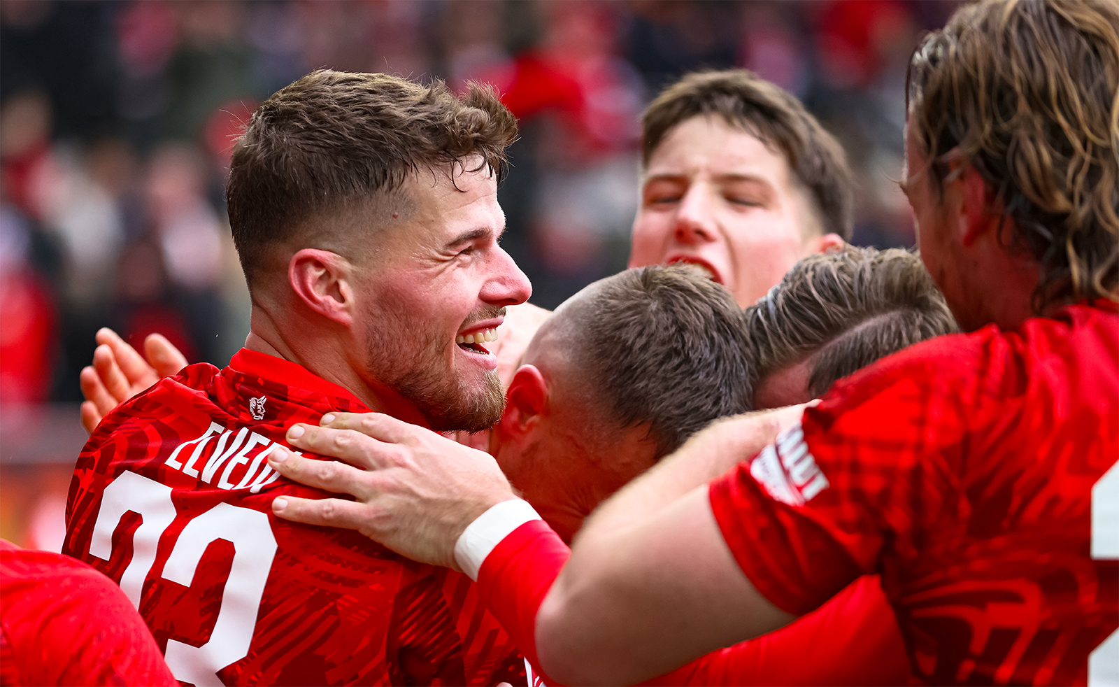 Live dabei – spüre die legendäre Atmosphäre!